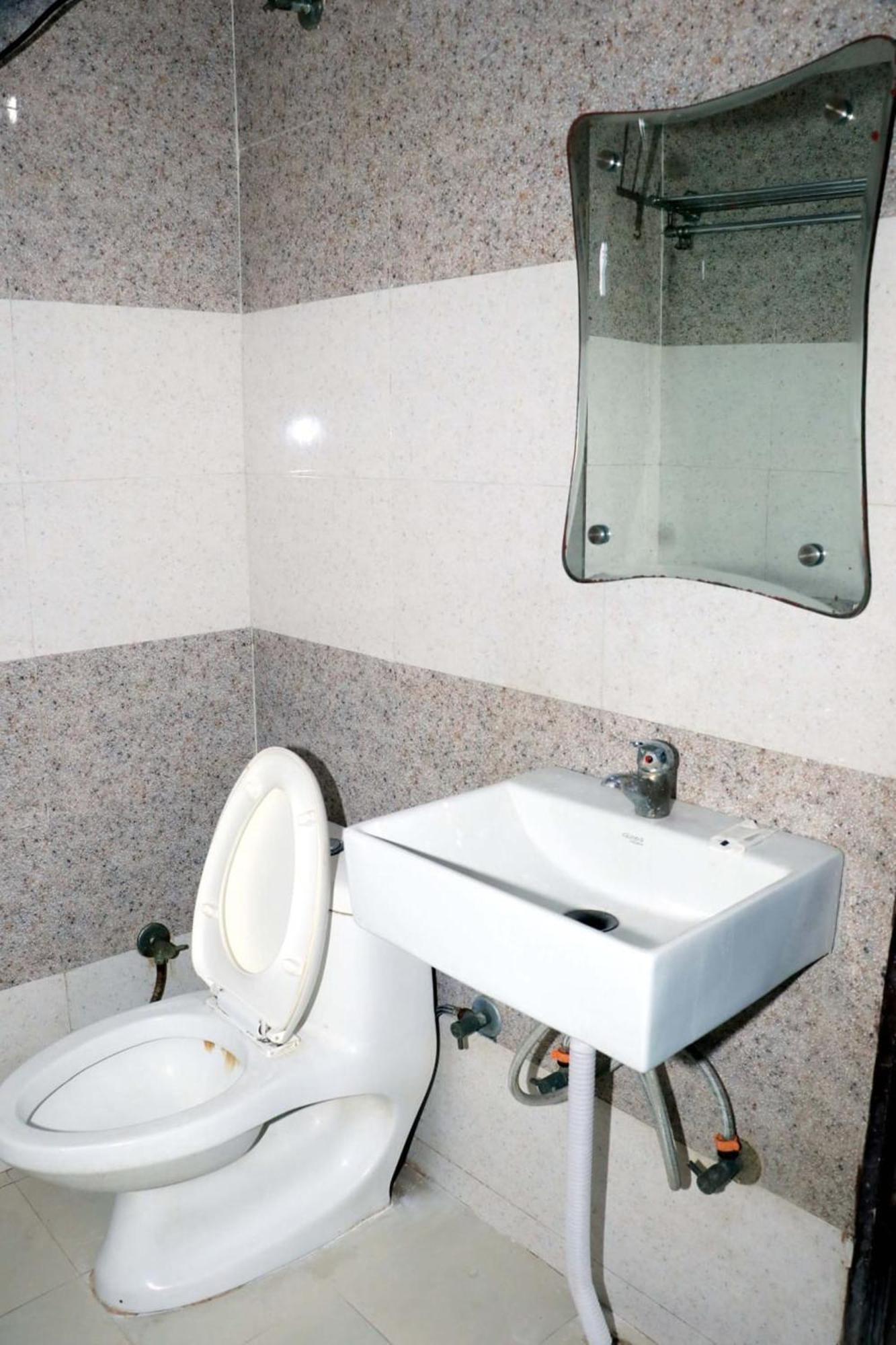 Airport Hotel Edge Home Stay New Delhi Buitenkant foto