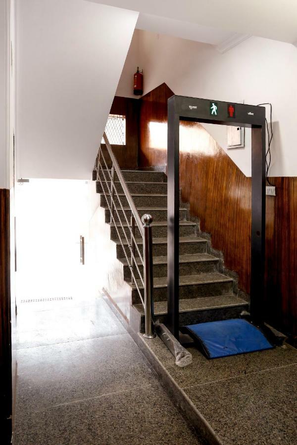 Airport Hotel Edge Home Stay New Delhi Buitenkant foto