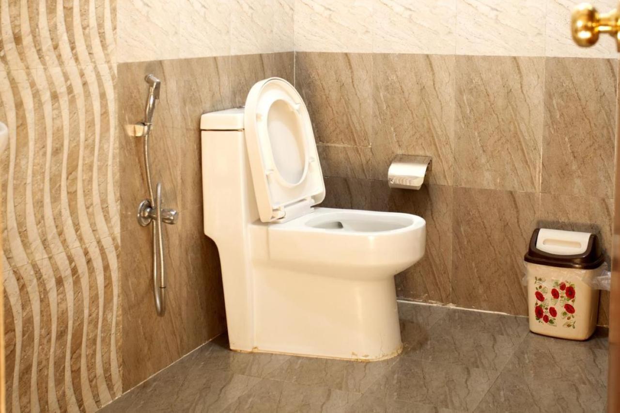 Airport Hotel Edge Home Stay New Delhi Buitenkant foto