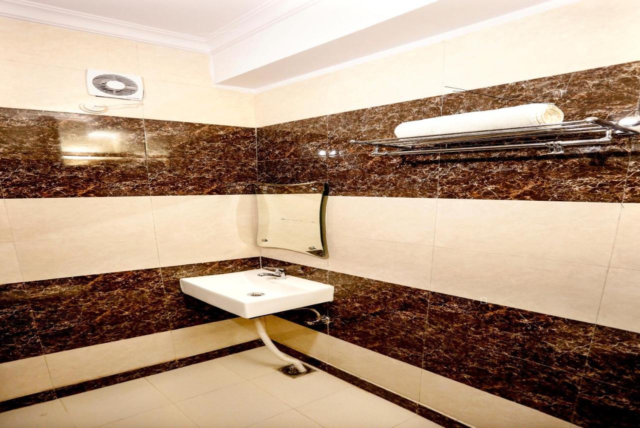 Airport Hotel Edge Home Stay New Delhi Buitenkant foto